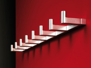 Алюминиевая настенная вешалка