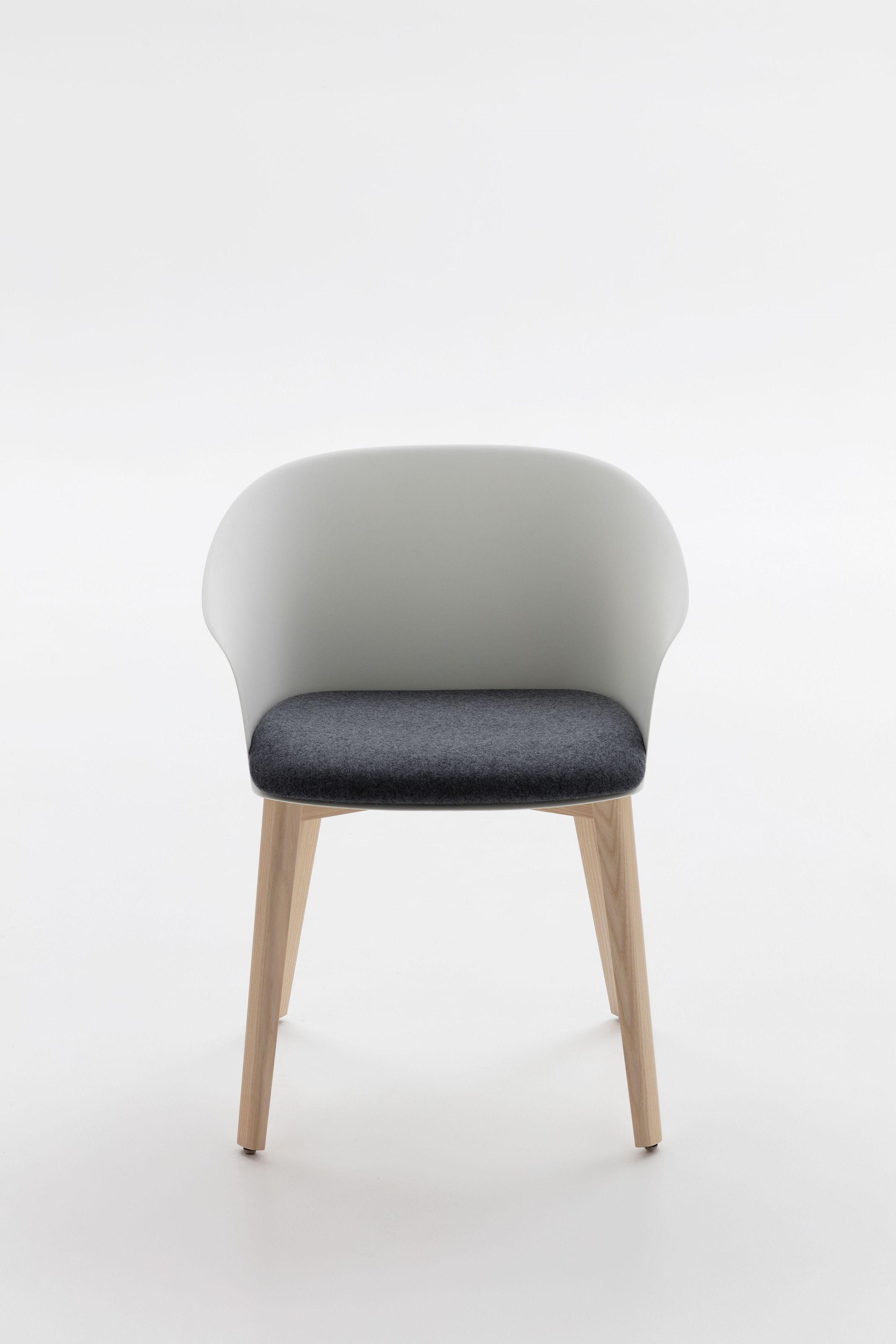 Стул из полипропилена с мягким сиденьем Crassevig Finna ARCH-00114945 - Вид №1