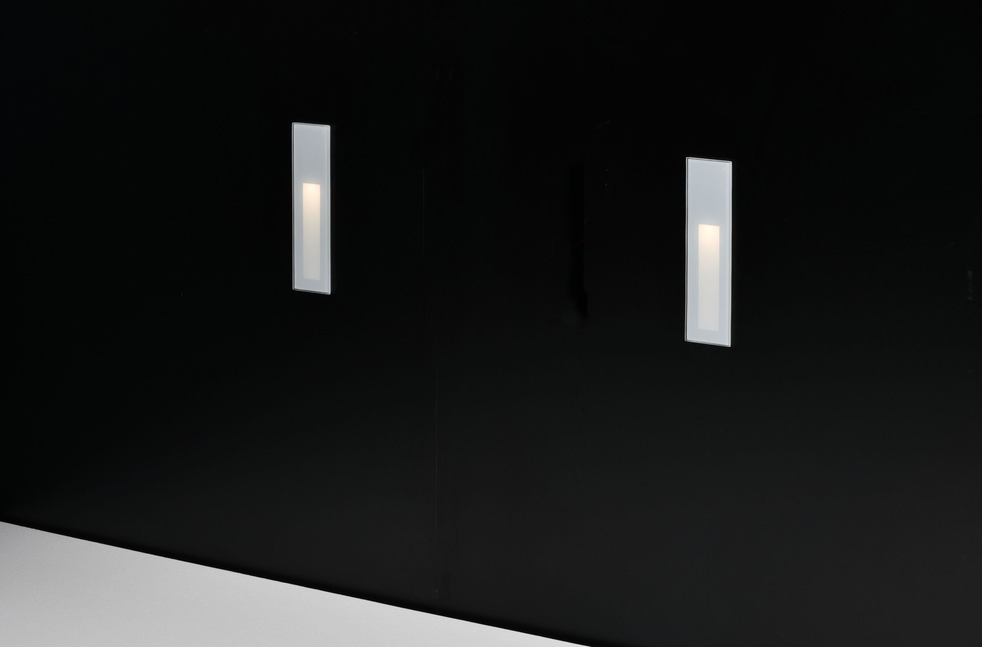 Открытый алюминиевый настенный светодиодный маркер PERFORMANCE iN LIGHTING Insert+ ARCH-00150730 - Вид №1