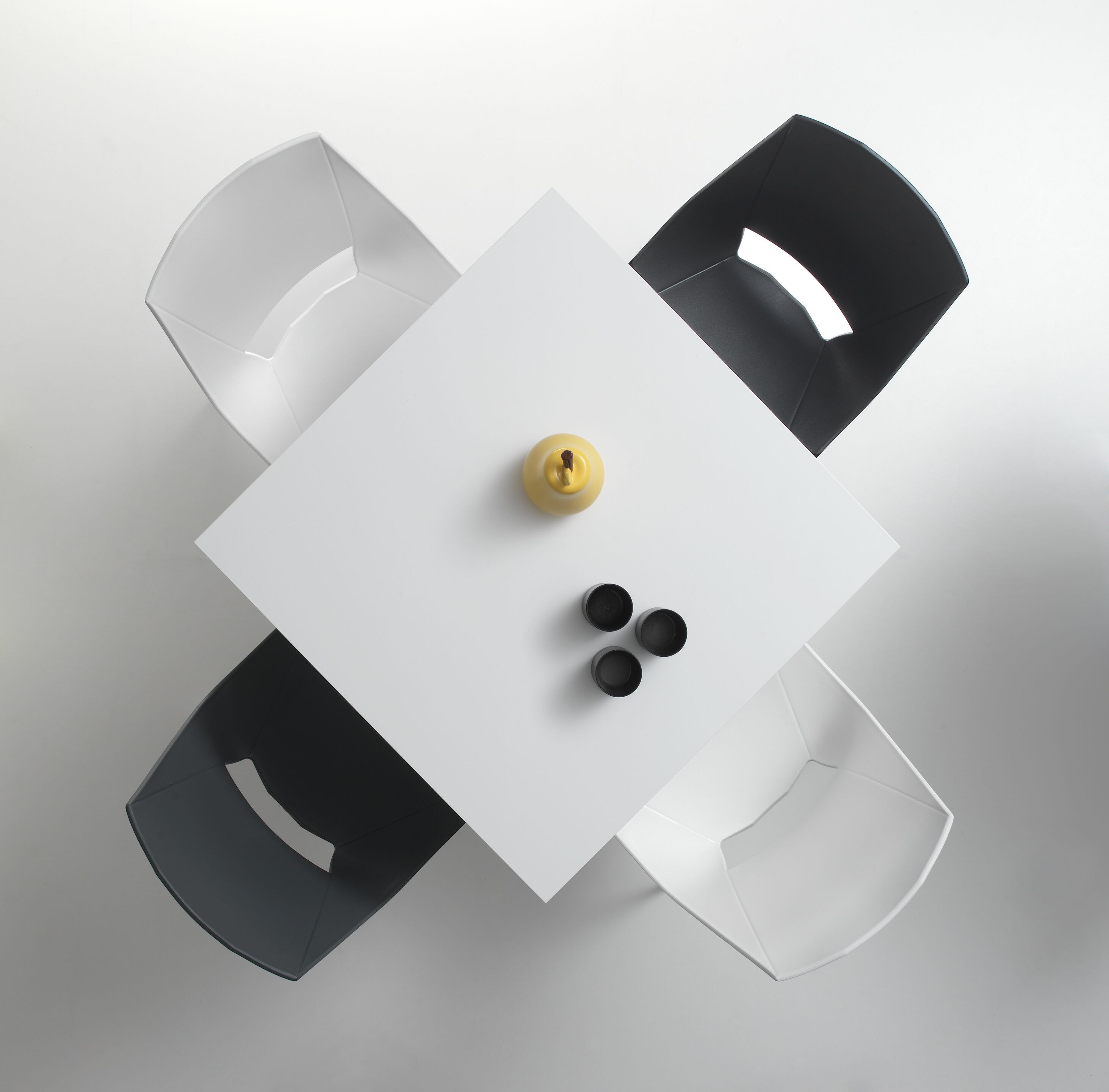 Квадратный стол для контракта на основе спиц Pointhouse BISTROT ARCH-00052824 - Вид №1