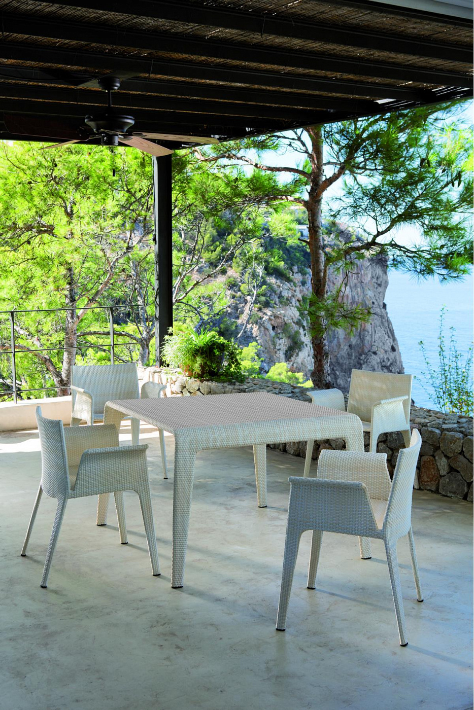 005326 Обеденный стол U 110 х 100 см Point "U" POINT1920 