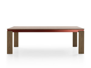 Деревянный прямоугольный стол