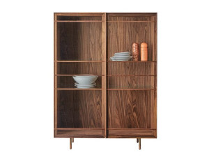 Витрина из грецкого ореха