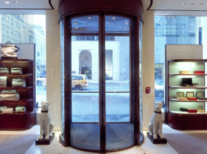 Изогнутая раздвижная дверь