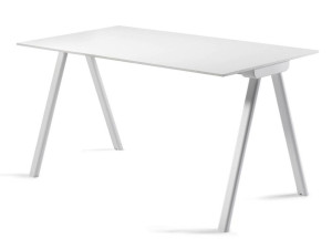 Рабочий стол из ламината