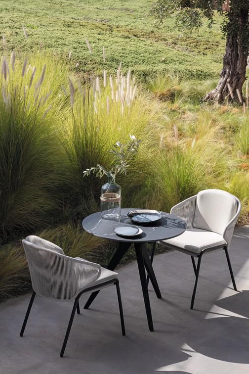 MNST977 Обеденный стол teak nero ⌀80см Manutti Torsa - Вид №4