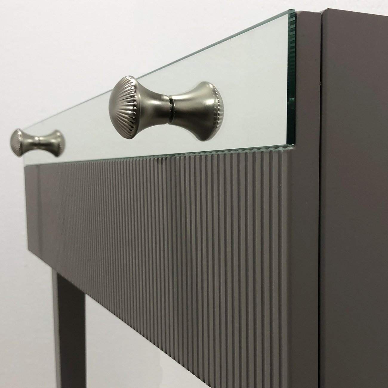 Консоль с ящиком серая с зеркальной отделкой "Фланж" GRAUM  304048 Зеркальный;серый  - Вид №5