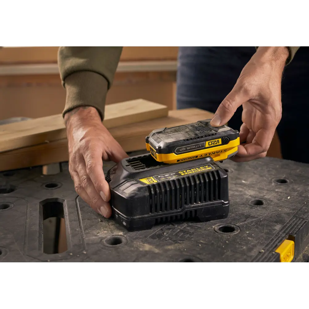 Зарядное устройство для аккумуляторов 18 В Stanley Fatmax SFMCB14-QW SF STLM-2114512 - Вид №4
