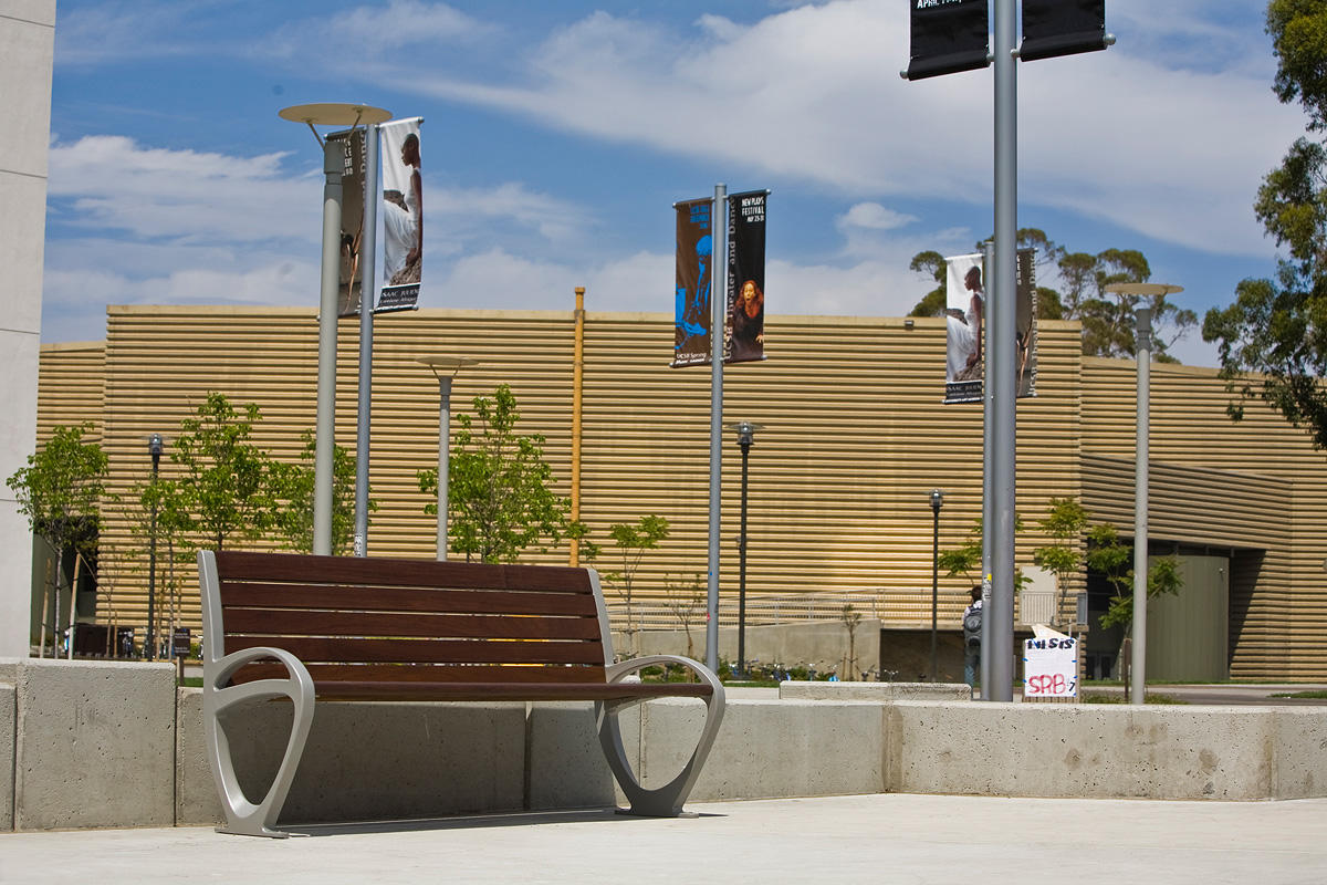 FSRT96 Скамейка трио  Forms-surfaces  - Вид №6