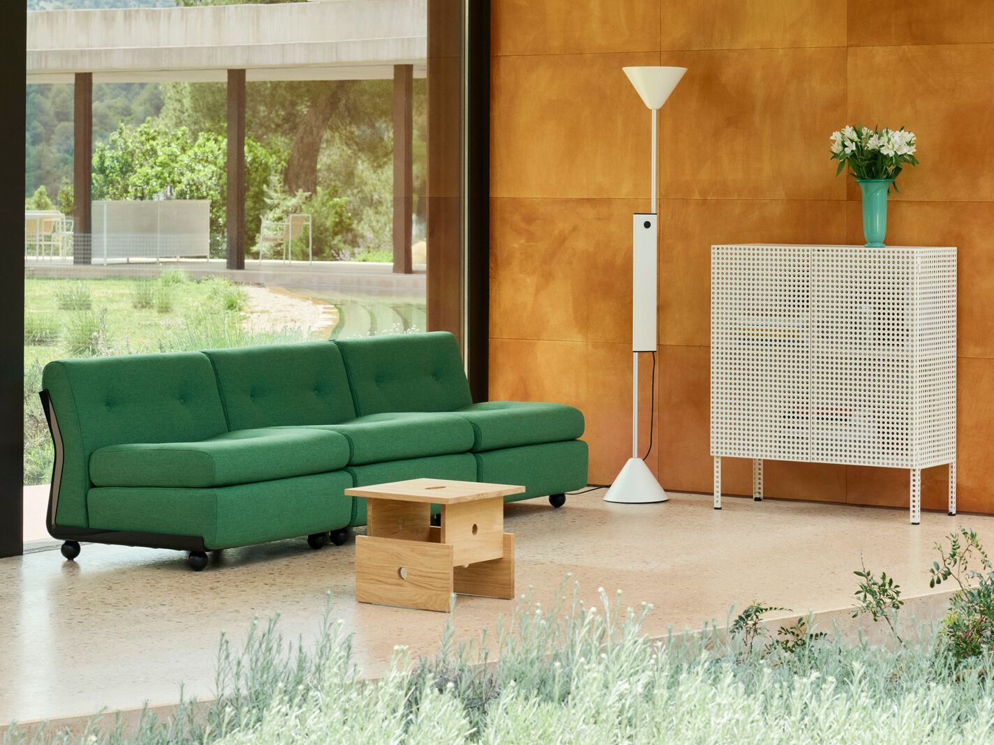 Низкий штабелируемый журнальный столик из массива дерева Hay WOOD BOX ARCH-00016796 - Вид №15