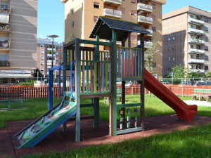 Рециркулированная пластиковая игровая структура