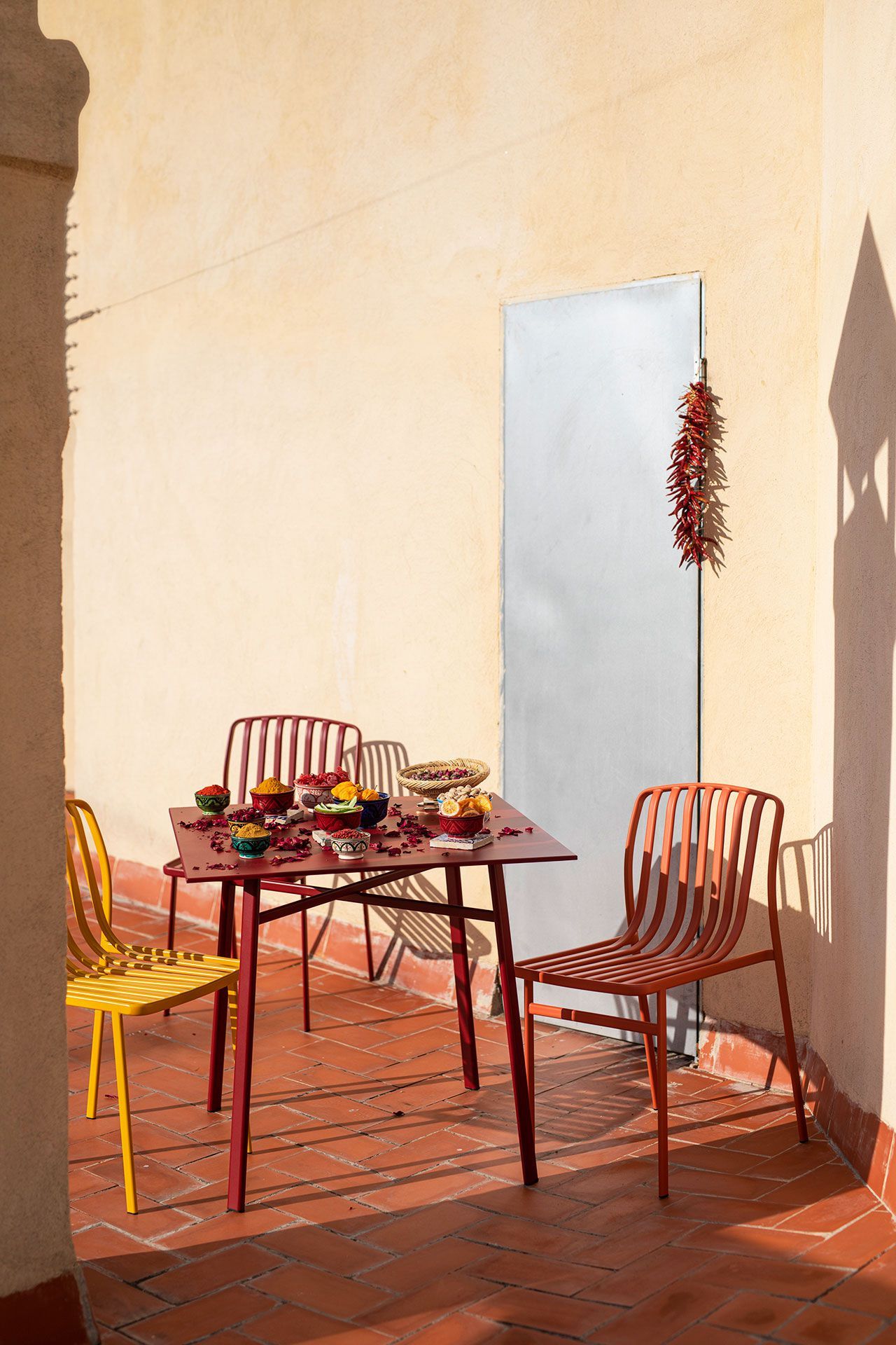 Квадратный стальной стол с порошковым покрытием BABEL D Kano ARCH-00100522 - Вид №1