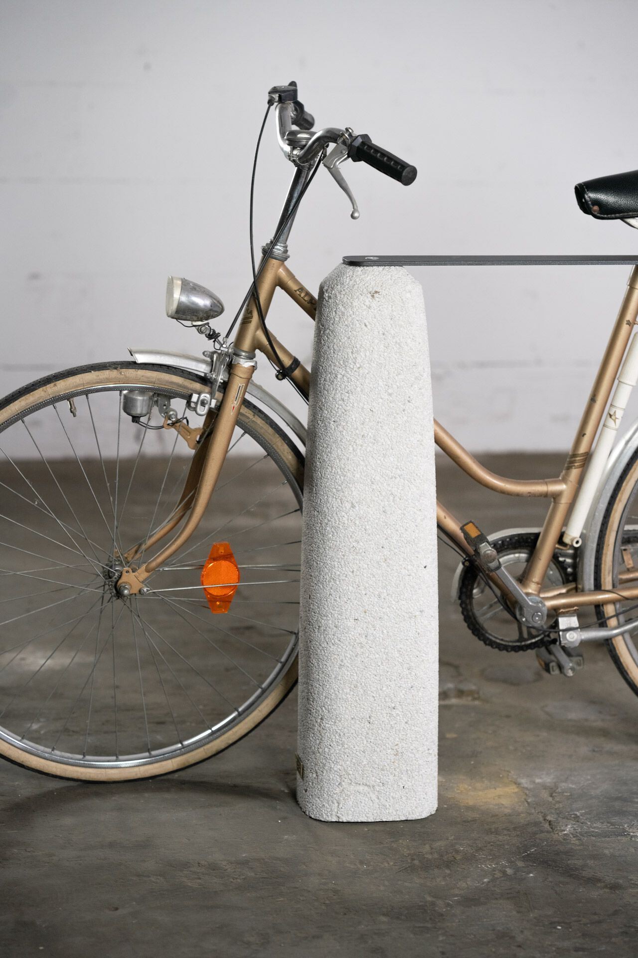 Бетонные и стальные велосипедные стойки Kremen ARCH-00036601 - Вид №4