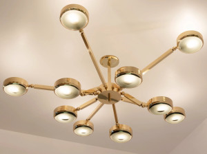 Металлический потолочный светильник