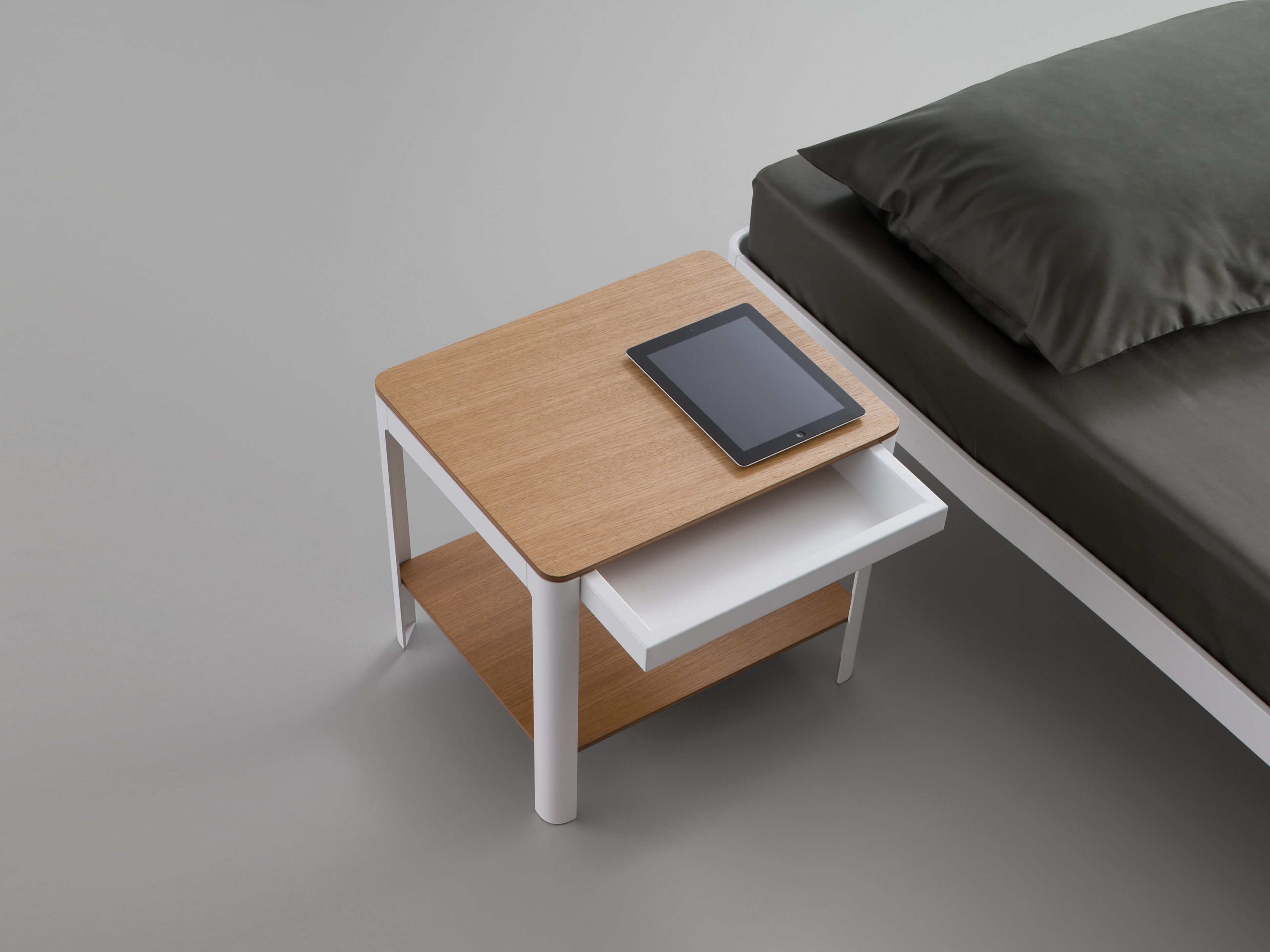 Металлическая прикроватная тумбочка с ящиком isOnAir Bertoncini ARCH-00117701