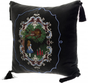 10660413 Торжокские золотошвеи Подушка диванная "В стране чудес" бархат Разм. 40*40 Мод. 906 Бархат