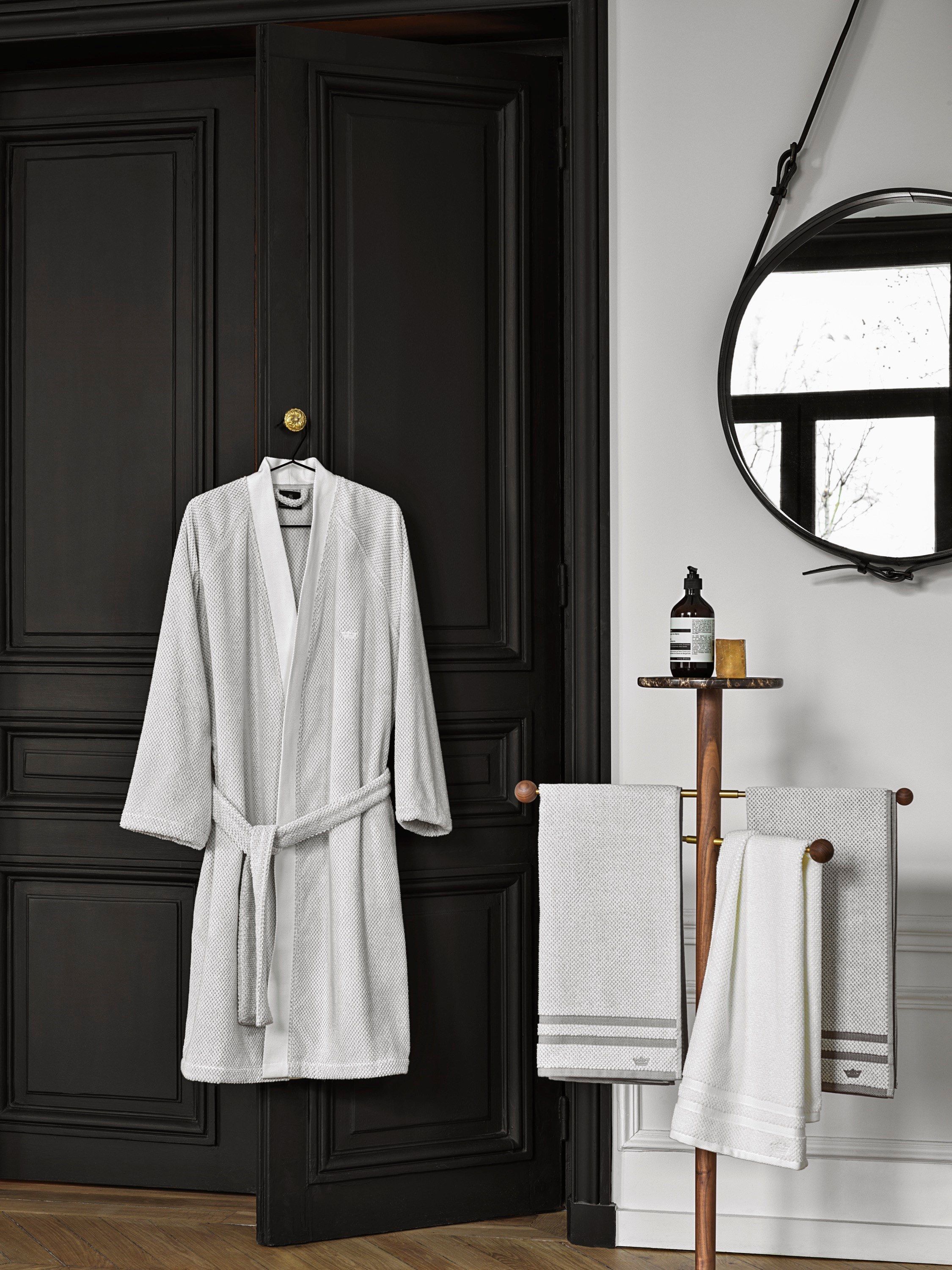 Деревянный напольный держатель для полотенец NOMON моменты ARCH-00093972 - Вид №1