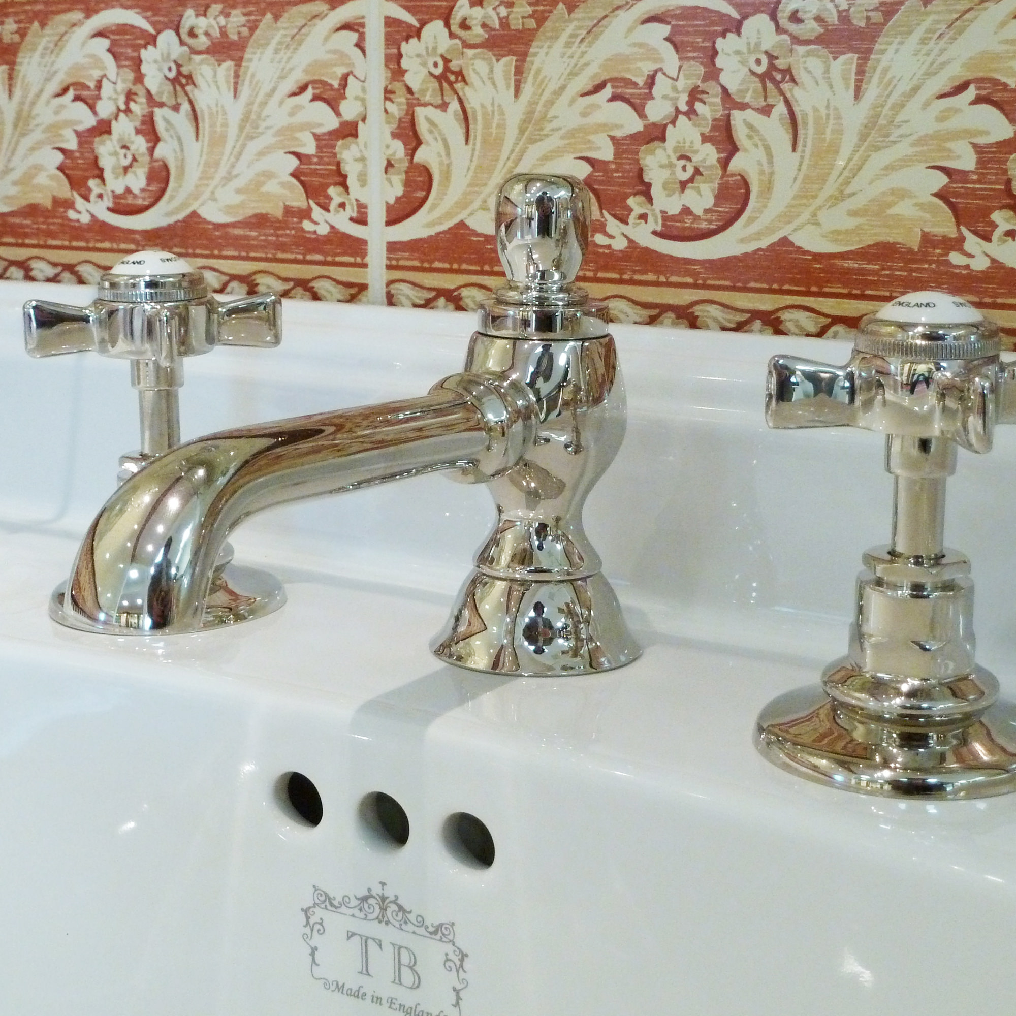 Traditional bathrooms АНГЛИЯ Смеситель для раковины на 3 отверстия ЛАНГЛИ Tb490.414.ag  - Вид №1