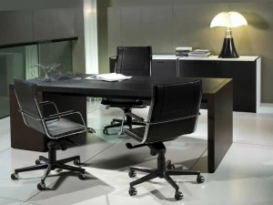 i 4 Mariani Поворотное кресло руководителя с регулируемой высотой на колесиках Blade