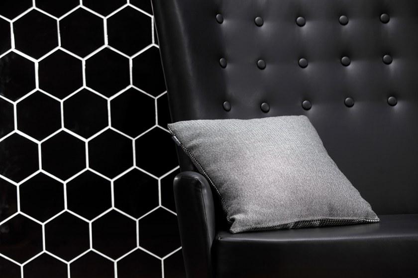 Deadgood 2-х местный тканевый диван с высокой спинкой Lovedup L4 - Вид №3