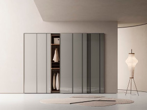 Шкаф с раздвижными дверями