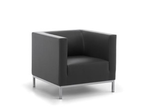 Кресло с подлокотниками