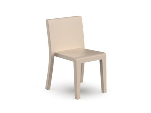 Стул из смолы