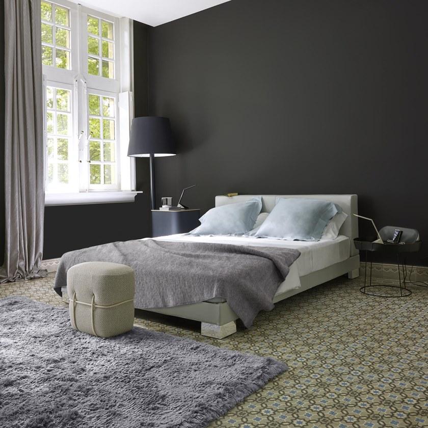 Ligne Roset Двуспальная кровать из ткани с мягким изголовьем  17091615  - Вид №1