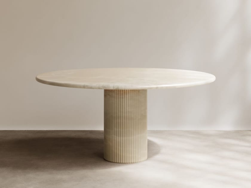 Круглый обеденный стол из оникса Paloma Editions время ARCH-00141788