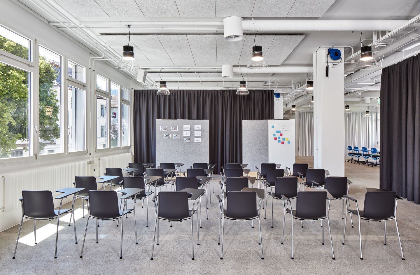 Тканевый стул с подлокотниками VITRA Eames Aluminium Group ARCH-00057694 - Вид №25