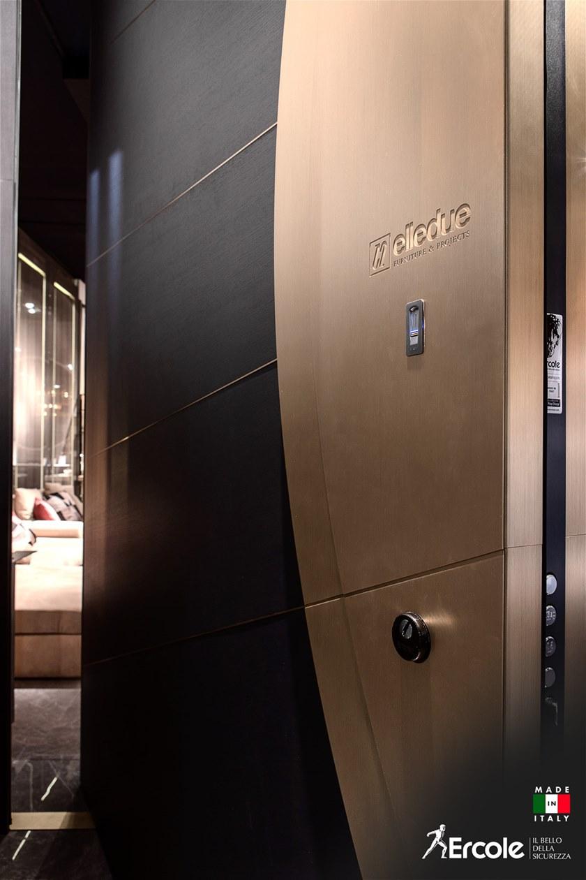 Ercole Автоматическая бронированная поворотная дверь из массива дерева и латуни sun-id-1348399 - Вид №5