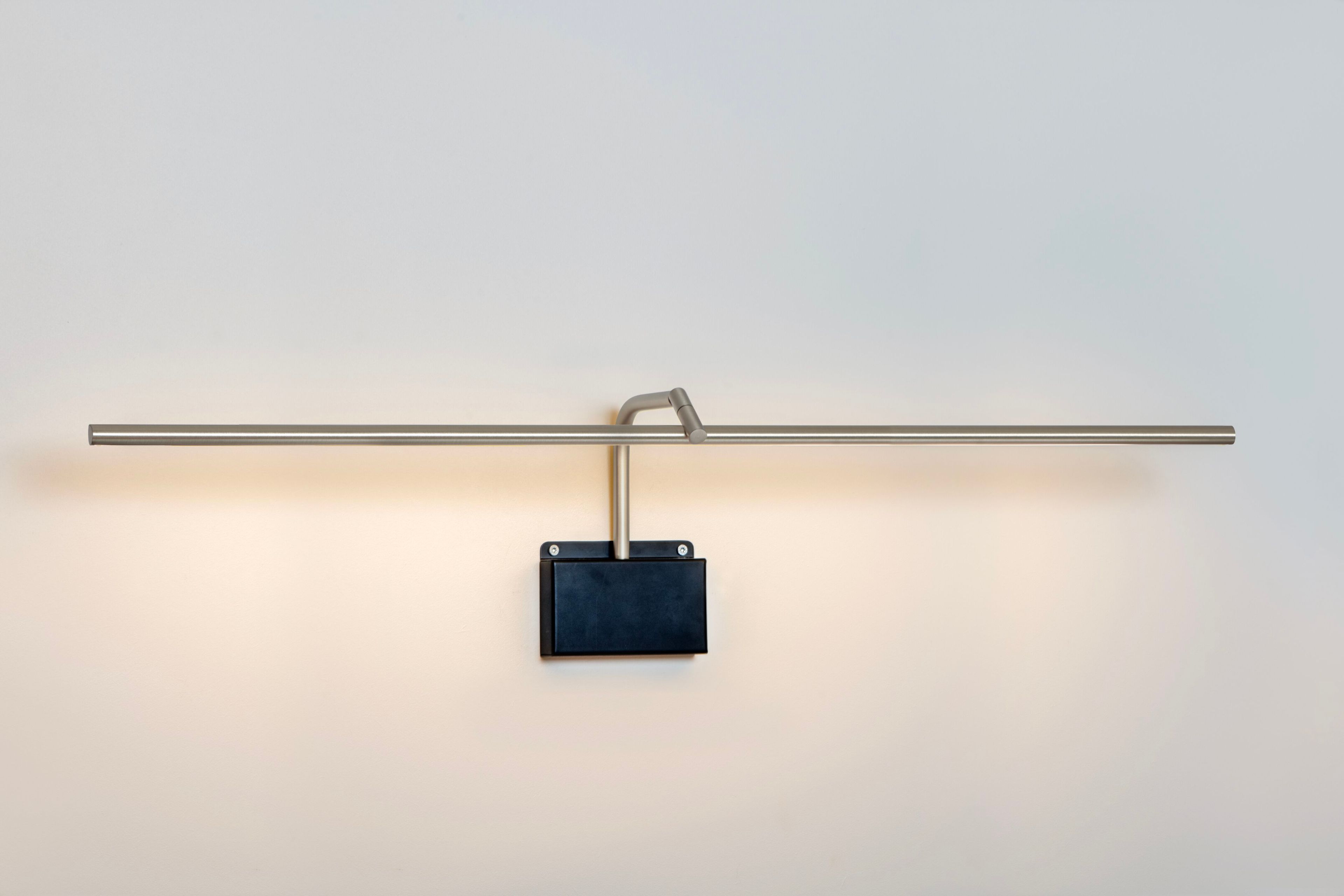 Латунный светодиодный настенный светильник для картин CVL Luminaires Airy ARCH-00034573 - Вид №30