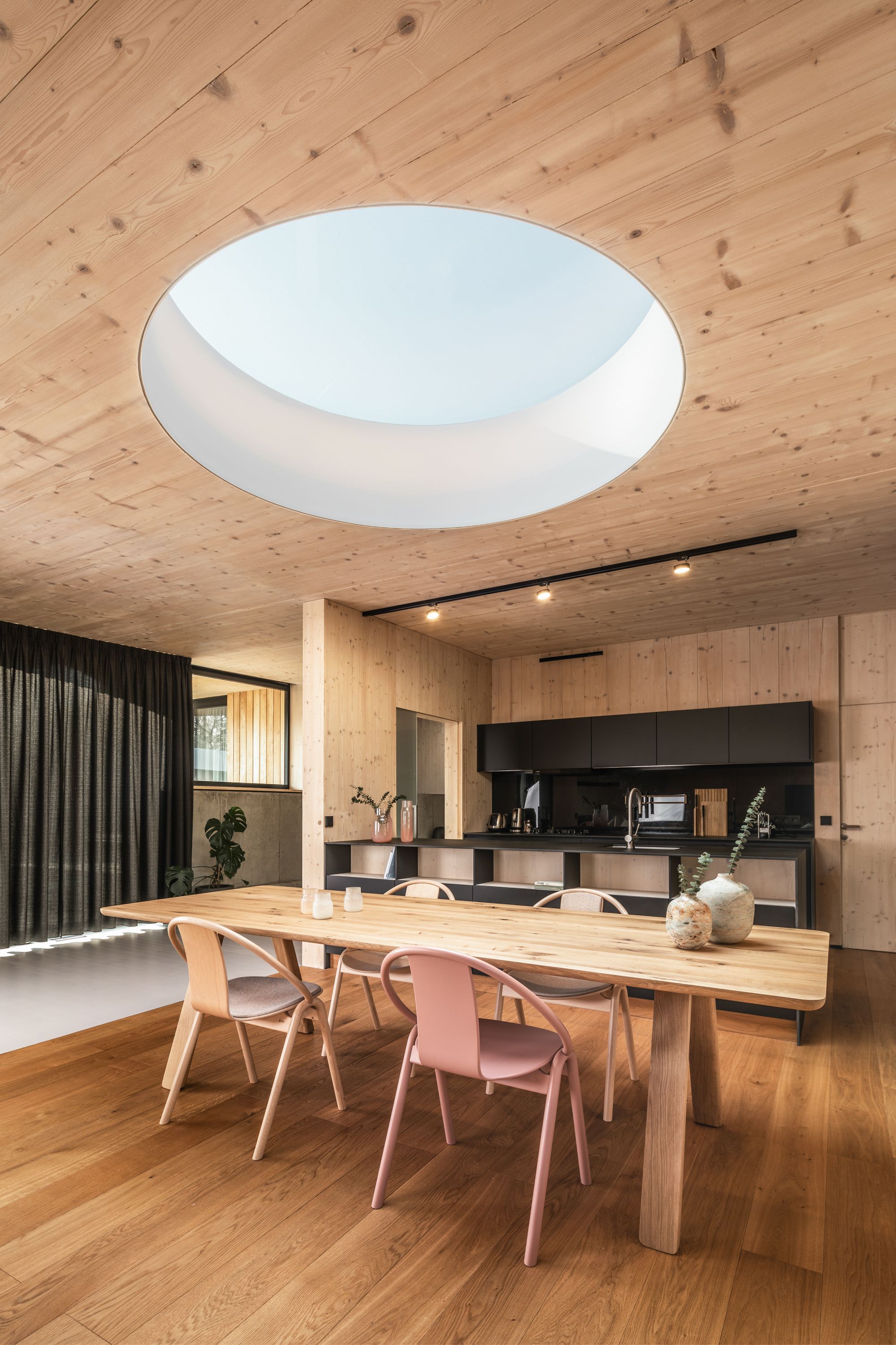 Деревянный штабелируемый стул с подлокотниками TON AGAIN ARCH-00050052 - Вид №14