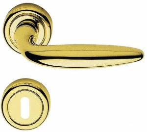 LINEA CALI' Классическая латунная ручка на розетке с замком Kuba