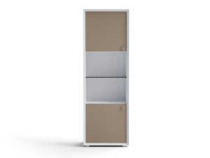 Шкаф с распашными дверцами