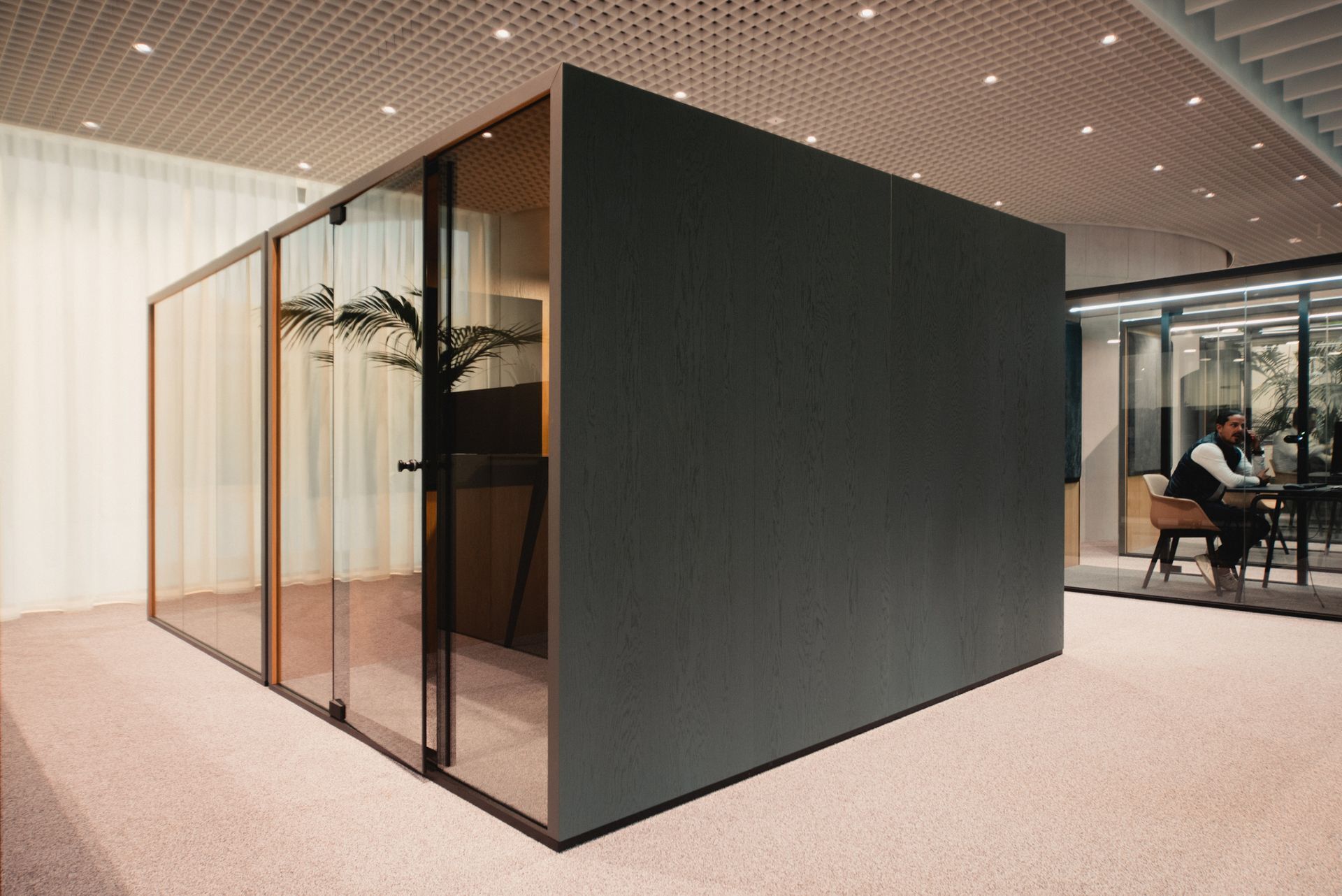 Мультимедийная многосторонняя акустическая офисная кабина Taiga Concept Lohko Box ARCH-00056865 - Вид №2