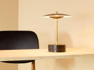 Перезаряжаемая латунная светодиодная настольная лампа