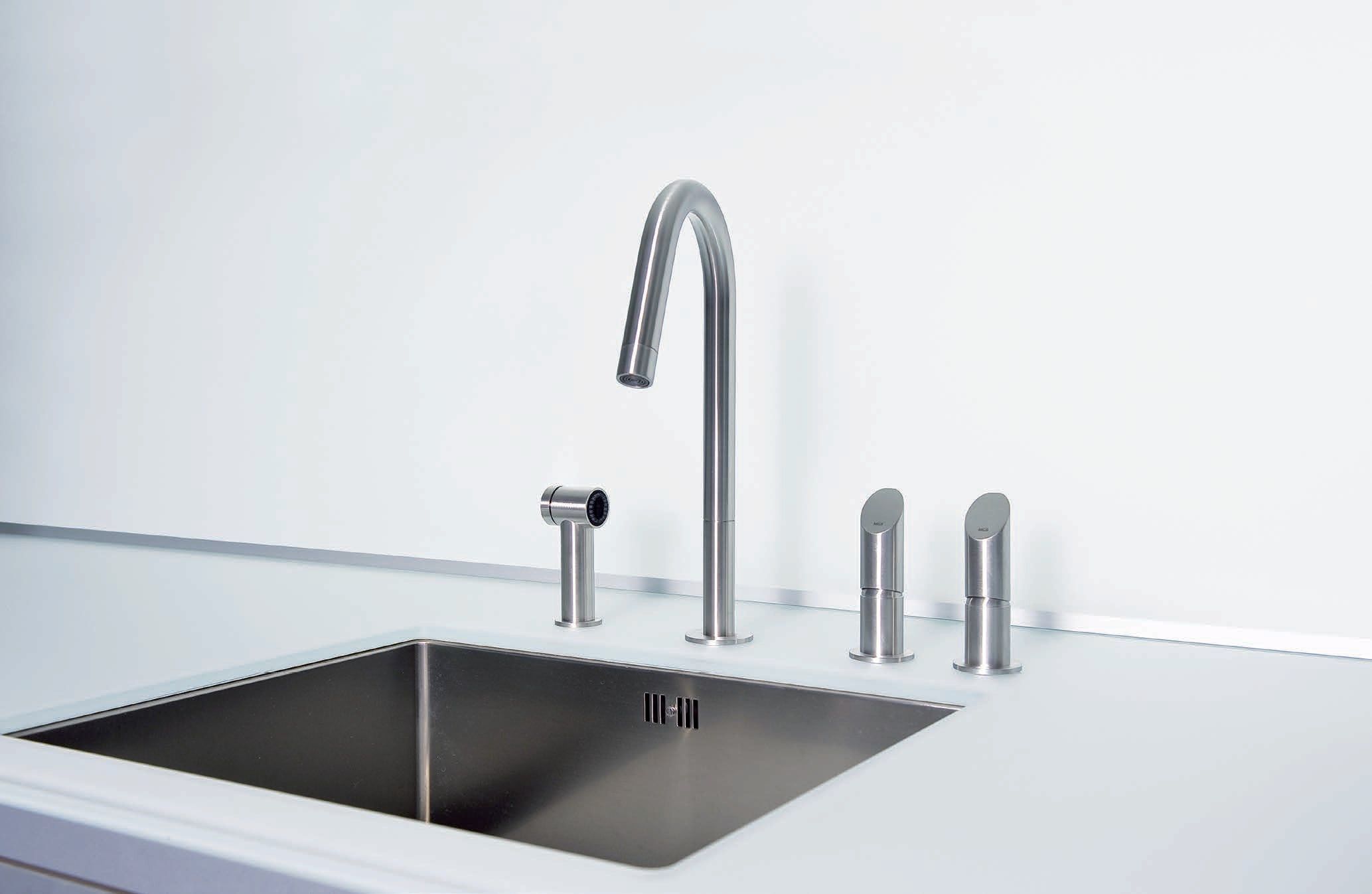 Смеситель для кухни из нержавеющей стали со съемным ручным душем MGS T45 ARCH-00058725 - Вид №1