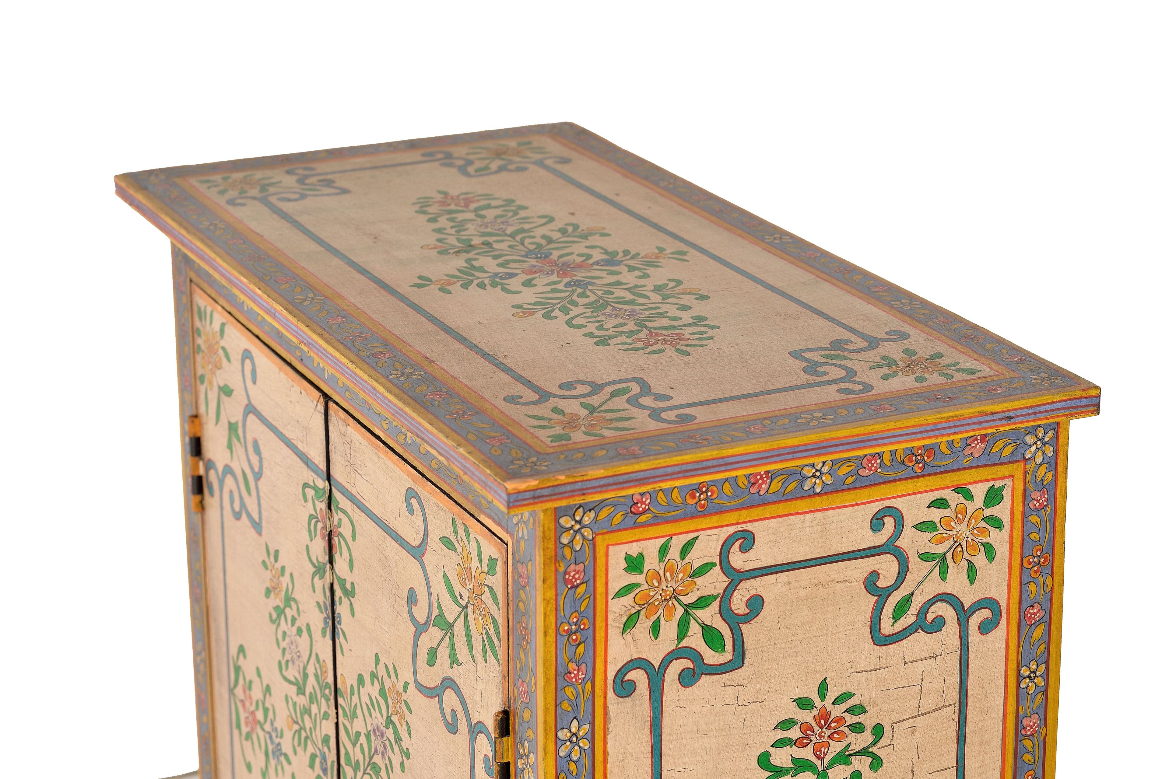 Манго Madia с распашными дверями Giner y Colomer 1143 ARCH-00007061 - Вид №1