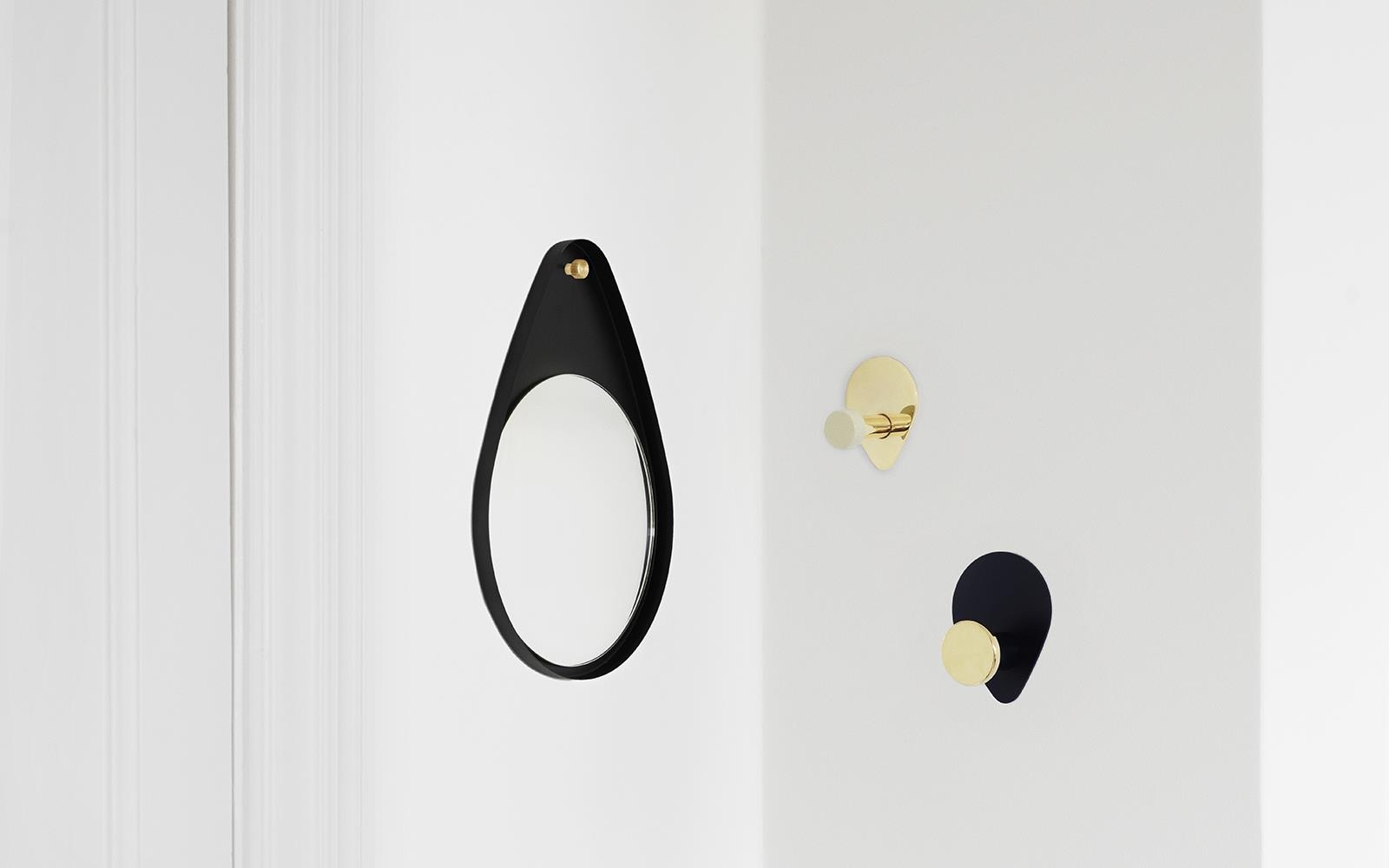 5000700 Peacock Hook Small Antique Celadon / Brass Normann Copenhagen  - Вид №1