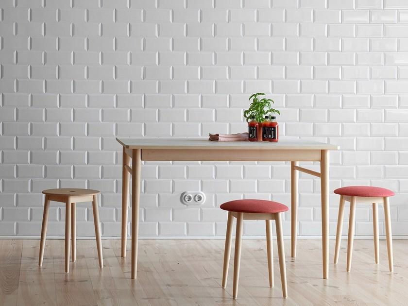 ONDARRETA Низкий деревянный табурет Oto sun-id-1432919 - Вид №5