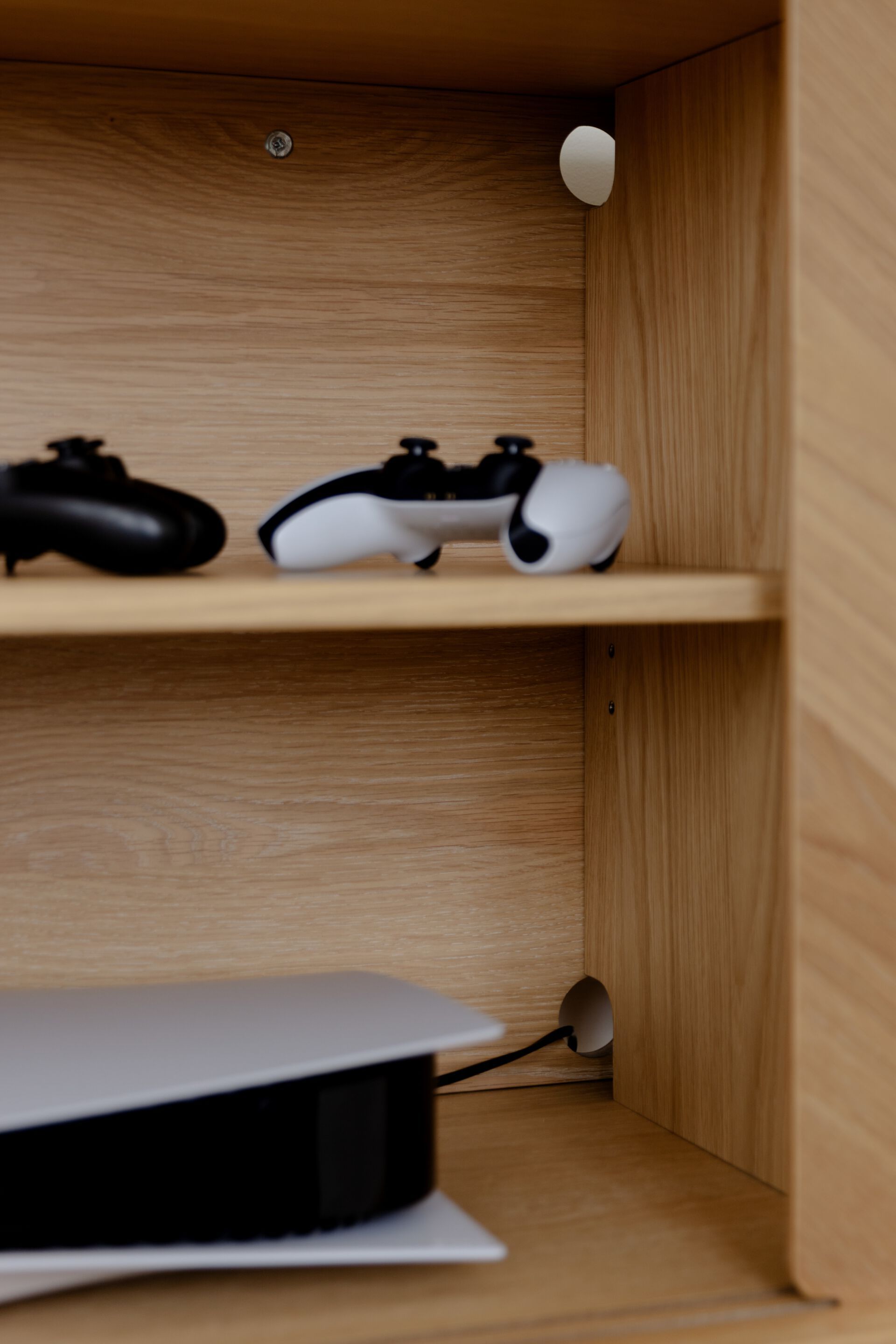 Шкаф из дуба с раздвижными дверями UMAGE ITALIC ARCH-00059470 - Вид №1