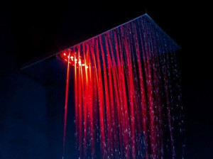 Хромотерапия латунная настенная душевая головка