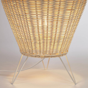 108845 Настольная лампа из ротанга среднего размера с натуральной отделкой La Forma Kamaria