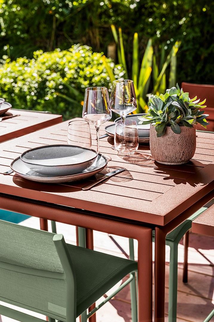 Fermob Высокий алюминиевый табурет с подлокотниками со спинкой Cadiz 8705 - Вид №2