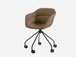 Офисное кресло с мягкой тканью с колесами