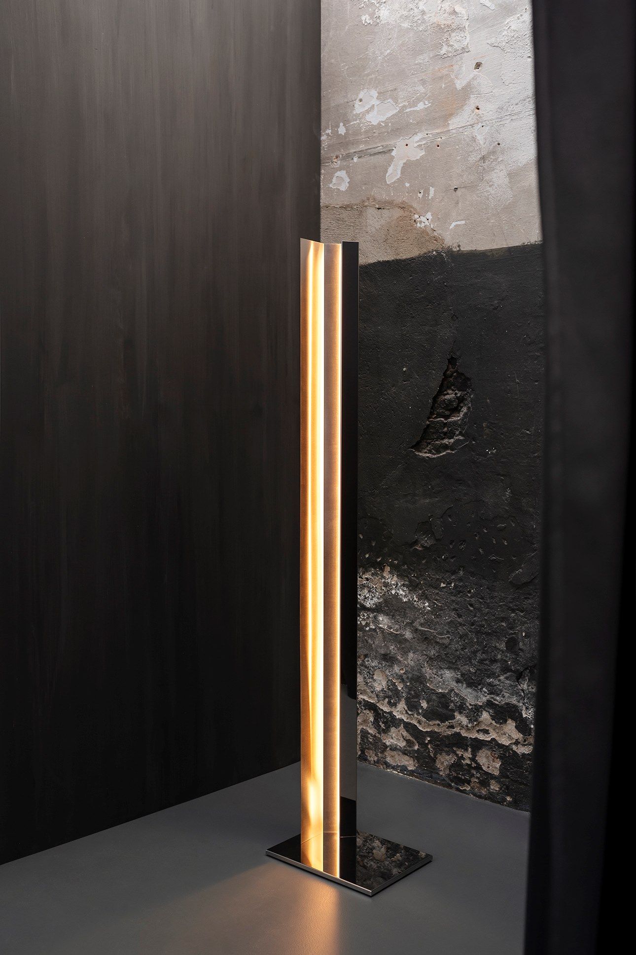 Светодиодная напольная лампа из нержавеющей стали Tacchini Mano Light ARCH-00073898 - Вид №1