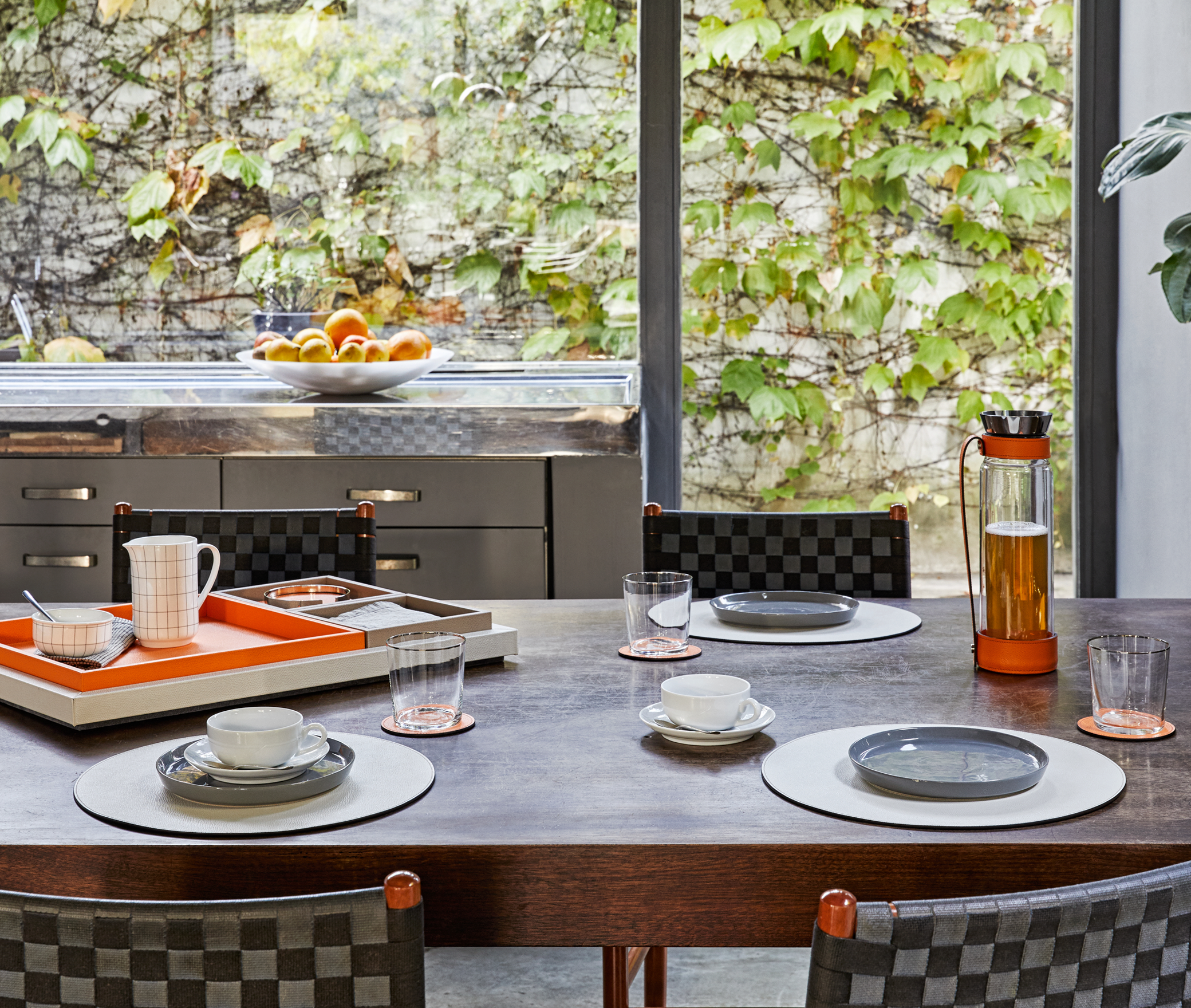 Круглый коврик для столовых приборов - Ø 35 см / зернистая кожа_белый Pinetti 00.0099.029.000 - Вид №3