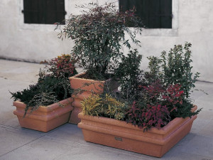 Бетонная плантатор