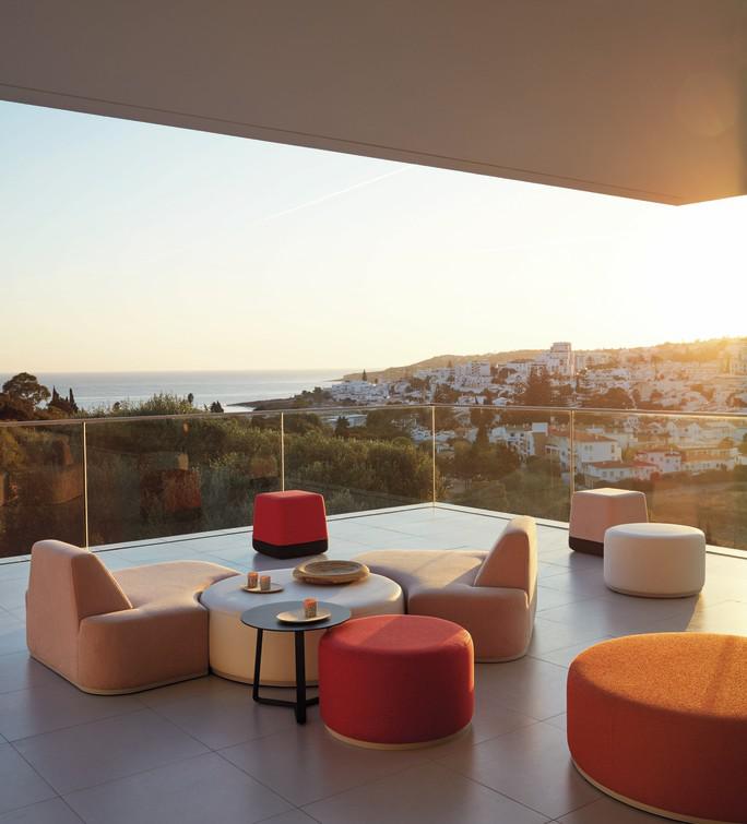 Левое угловое сиденье морская кожа белого цвета Manutti Moon Island MNST421 - Вид №9